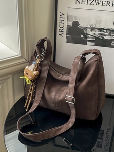 Women Vintage Tote Bag Large Capacity Matte PU Leather Hobo Bag Retro Shoulder Bag For Daily Commute With Bear Charm