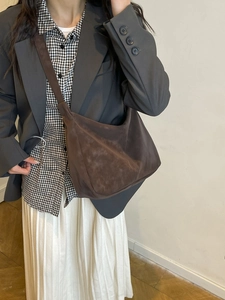 Retro dark brown suede tote bag for women with large capacity and wide crossbody strap
