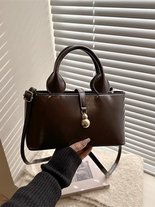 Women's Vintage PU Leather Handbag Fashion Oil Texture Small Tote Bag With Gold Pendant Crossbody Shoulder Bag For Commuter