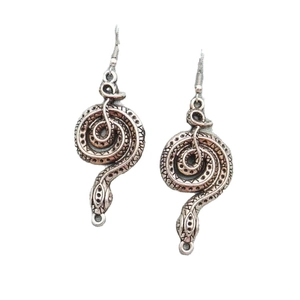 Orecchini a cerchio a serpente gotico argento con motivo a scaglie vintage e design a spirale