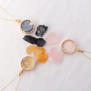 Natural Crystal Crushed Stone Necklace Pendant Round Gold Alloy Aromatherapy Wishing Bottle Sweater Chain For Women