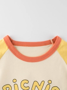 Langarm-Raglan-T-Shirt für Kinder mit PicNic-Aufdruck und orangefarbenem Rundhalsausschnitt
