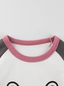 T-shirt bambina a maniche lunghe in cotone con girocollo rosa e maniche raglan grigie