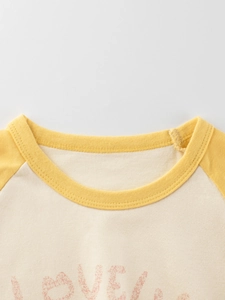 T-shirt à manches longues pour filles avec manches raglan jaunes et imprimé I LOVE