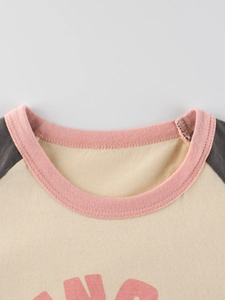 T-shirt manches raglan pour filles avec col rose côtelé et maille de coton doux