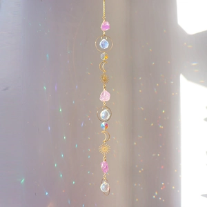Acchiappasole in ametista con pendenti a luna dorati ed effetto prisma arcobaleno