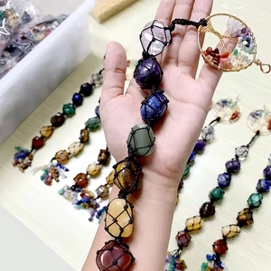 Ciondolo in pietra naturale dei sette chakra con ornamento dell'albero della vita