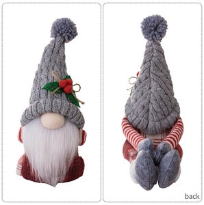 Détails avant et arrière du serre-rideau gnome de Noël avec bonnet tricoté et motif écossais