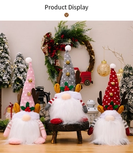Trois gnomes de Noël lumineux avec bois de renne et cloches pour décor festif