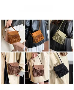 Detailaufnahmen einer Boho-Fransentasche in verschiedenen Farben an einem Model