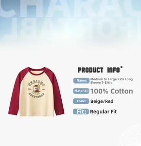 Détail du t-shirt enfant en coton à manches raglan avec imprimé graphique ours