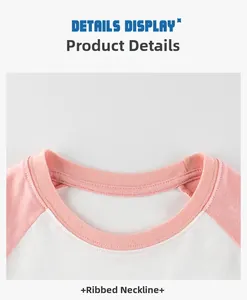Nahaufnahme des rosa Rippbündchen-Ausschnitts und Raglanärmel-Details am weißen Kinder-T-Shirt