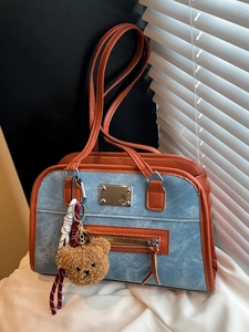 Damen Retro Mattierte PU Leder Umhängetasche College Stil Unterarm Handtasche Mit Plüsch Bär Anhänger Tägliche Pendler Tote Bag