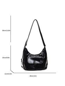 Sac hobo noir brillant avec dimensions et détails de mesure de la bandoulière