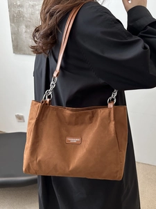 Borsa tote marrone in finta pelle scamosciata con catena e grande capacità da donna