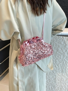Borsa a mano nuvola con paillettes rosa da donna con catena di perle elegante