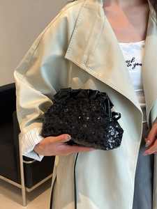 Elegante pochette nuvola con paillettes nere e catena di perle, borsa a tracolla retrò donna