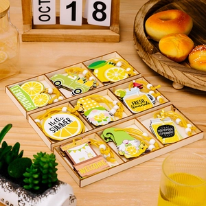 Ornements à Suspendre en Bois de Citron d'Été Avec Design de Gnomes Camion Stand de Limonade Pendentifs en Bois Jaune pour Décoration de Fête