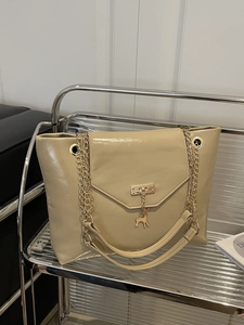 Women Fashion PU Leather Tote Bag Gold Chain Shoulder Bag With Deer Pendant Large Capacity Commuter Handbag For Daily Use