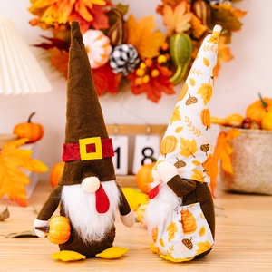 Thanksgiving Ernte-Gnome-Set mit Ahornblatt-Hüten und Kürbissen für die Herbstdeko