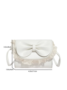 Mini sac bandoulière en cuir blanc avec grand nœud, dentelle et dimensions précises