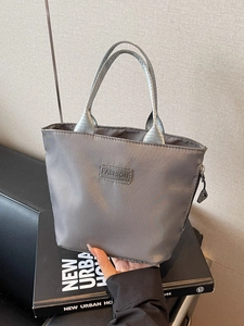 Women Minimalist Nylon Tote Bag Fashion Letter Patch Shoulder Bag Solid Color Portable Commuter Handbag Zip Closure Travel Bag