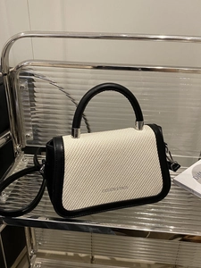 Petit Sac Bandoulière Carré Style Coréen Pour Femme Cuir PU Contraste Tissé Poignée Supérieure Bandoulière Réglable
