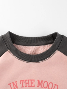 Sweat rose pour filles doublé en polaire avec imprimé IN THE MOOD et bords gris