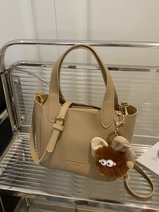 Borsa a Secchiello in Pelle PU a Grana Litchi alla Moda da Donna Borsa Tote Leggera Retrò a Tracolla con Ciondolo a Mostro
