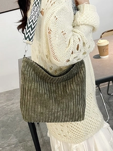 Sac cabas en velours côtelé vert foncé avec bandoulière à motifs géométriques
