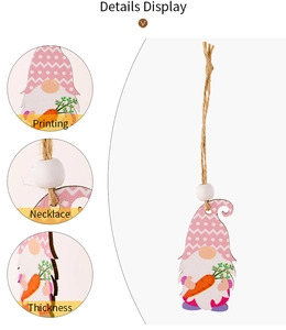Vue détaillée du pendentif gnome de Pâques en bois montrant la qualité d'impression