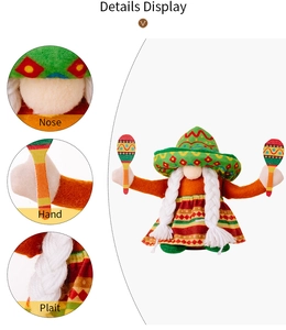 Detailansicht der Nase, Hand mit Maraca und Baumwollzöpfen einer mexikanischen Gnom-Puppe