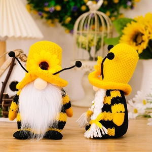 Niedliches Bienen-Gnom-Set mit Sonnenblumen-Strickmützen für frühlingshafte Dekoration