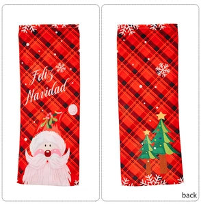 Weihnachts-Stuhlhussen mit Karomuster, Weihnachtsmann-Print und Feliz Navidad-Text