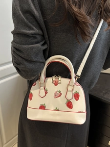 Borsa a mano bianca con stampe di fragole rosse e doppi manici per uso quotidiano