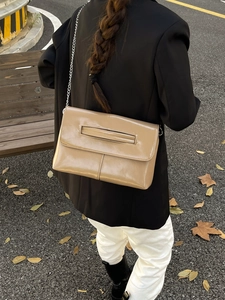 Chic beige patent leather envelope clutch bag with silver chain strap for women