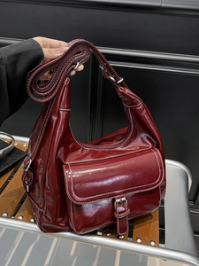 Glossy PU Leather Hobo Shoulder Bag With Contrast Stitching Large Capacity Crossbody Handbag For Women Daily Travel Use