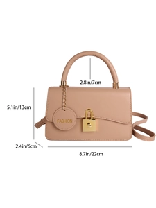 Borsa a tracolla strutturata beige con chiusura dorata e manico, vista frontale con misure