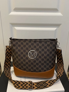 Sac Seau Rétro Pour Femmes Imprimé Lettres Cuir PU Bandoulière Mode Avec Large Sangle Tissée Géométrique Logo En Métal