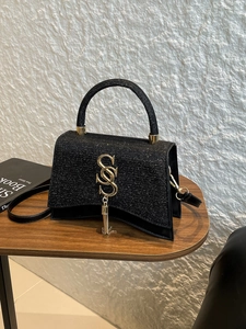 Glitter Sequin Handbag Women Arch Bottom Shoulder Bag With Metallic Letter Logo Tassel Charm Evening Party Fashion PU