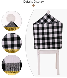 Détails de la housse de chaise de Noël à carreaux noirs et blancs avec pompon