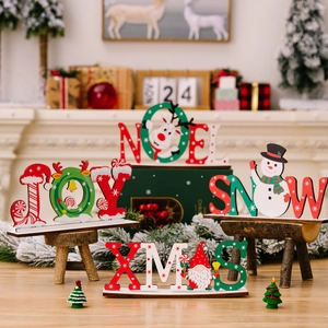 Set di decorazioni natalizie in legno con Babbo Natale pupazzo di neve e renne