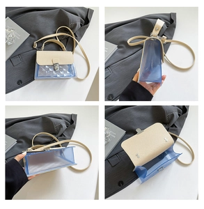Vue détaillée du mini sac en PVC avec cuir litchi beige et fermoir rotatif argenté