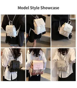 Vier modische Mini-PU-Rucksäcke mit Bändern und Ketten, präsentiert von Models