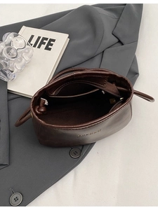 Borsa a tracolla minimalista in pelle PU marrone scuro con scomparto interno e tasca con zip