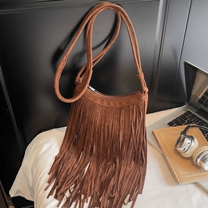 Vintage PU Leather Tassel Crossbody Bag For Women Bohemian Fringe Shoulder Bag Small Frosted Retro Messenger Bag For Daily Vacation