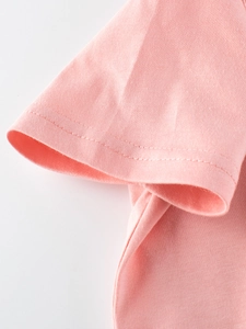 T-shirt rose en coton pour filles avec détails de couture double de qualité aux manches