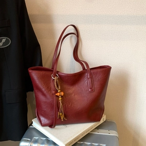 Women Vintage Large Capacity PU Leather Tote Bag With Wooden Bead Tassel Pendant Casual Commute Office Shoulder Bag Handbag
