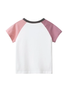 T-shirt enfant en coton à manches raglan roses et mauves asymétriques sur fond blanc
