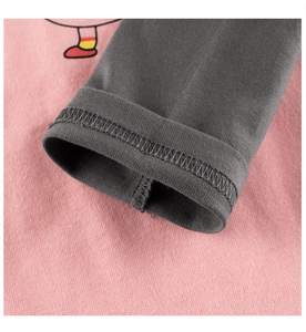 Detail of pink cotton knit sleeve with grey拼接 and neat double-needle stitching quality